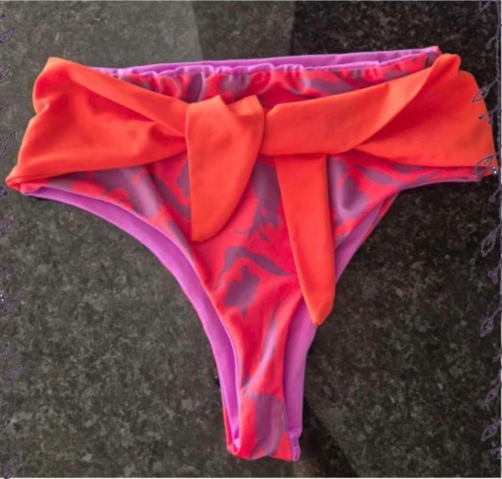 Cueca de Bikini multicolor com laço